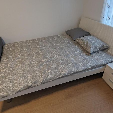 Studio Meuble Pour 2 - Proche De Montrö Dış mekan fotoğraf